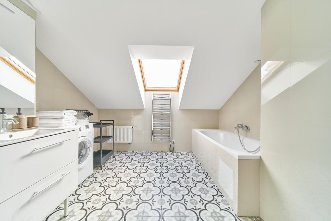 Modern Two-Bedroom Apartment, Vilnius City Centre Eksteriør billede